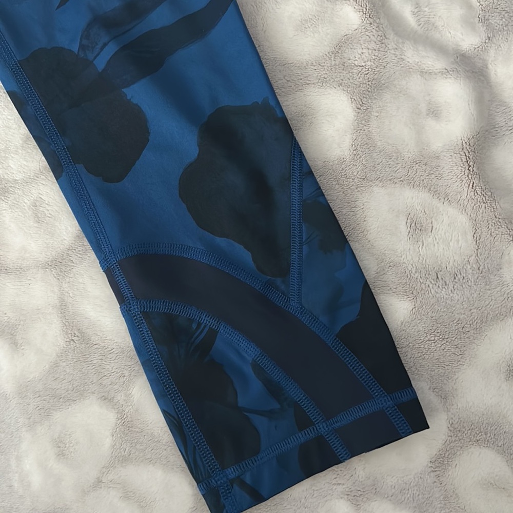 Lululemon Run Inspire Jumbo Inky Floral Crop Leggings Tights Size 6 - Picture 5 of 10
